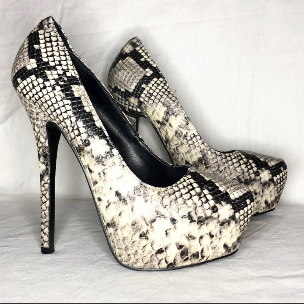STEVE MADDEN SNAKE PRINT WOMENS HEELS